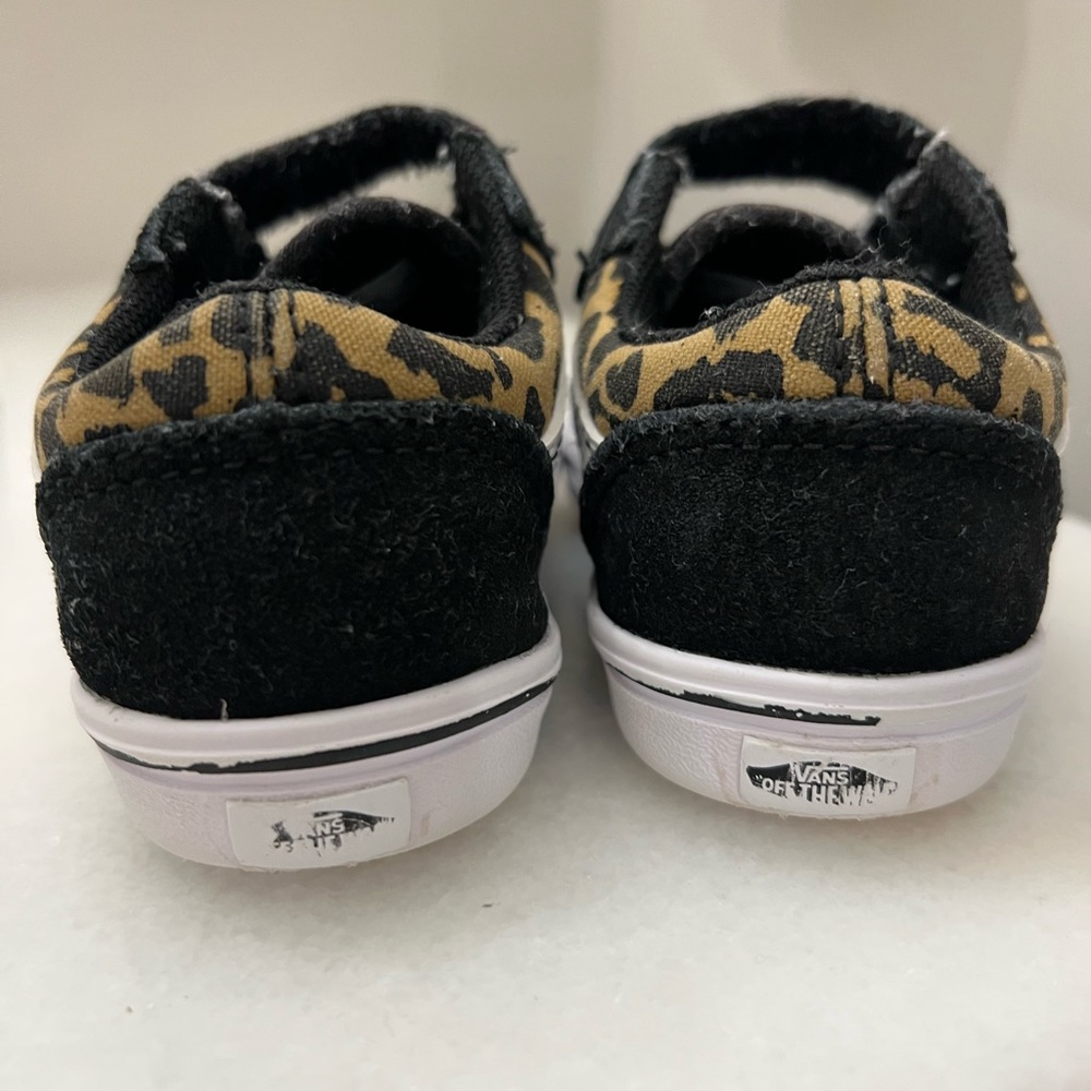 Leopard vans - Picture 2 of 5